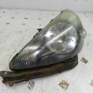 (129) 2005 HONDA JAZZ. PASSENGER SIDE HEADLIGHT