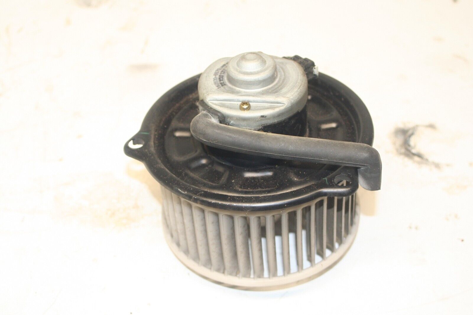 2001 LAND ROVER DISCOVERY 2 TD5. HEATER BLOWER FAN MOTOR REAR AIR CON AC - Image 4