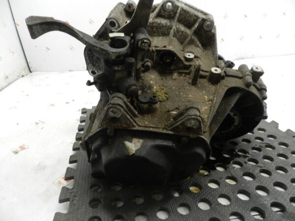 VOLKSWAGEN POLO 9N. 1.0 MANUAL GEARBOX - Image 6