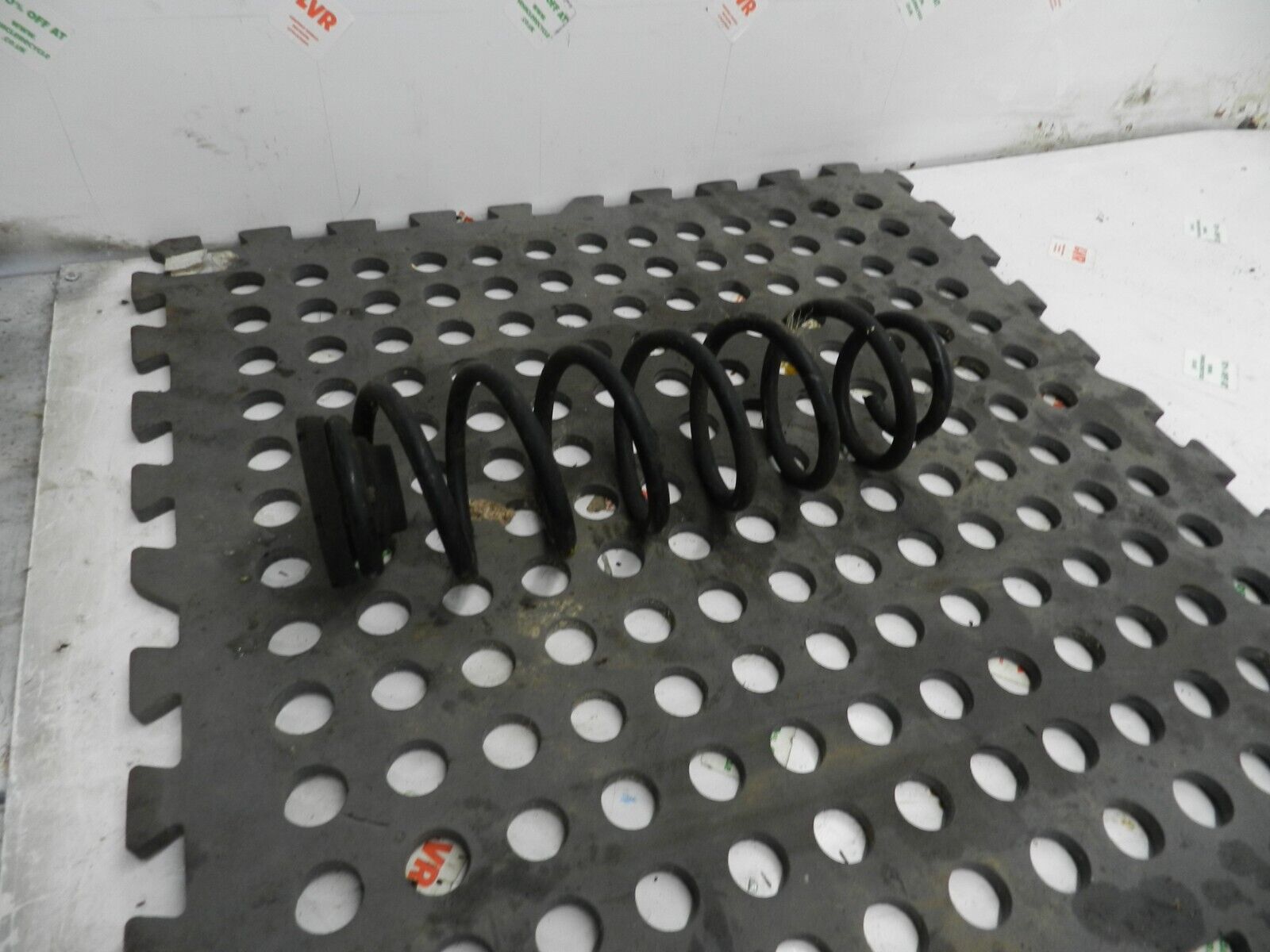 VOLKSWAGEN POLO 9N. REAR SUSPENSION SPRING