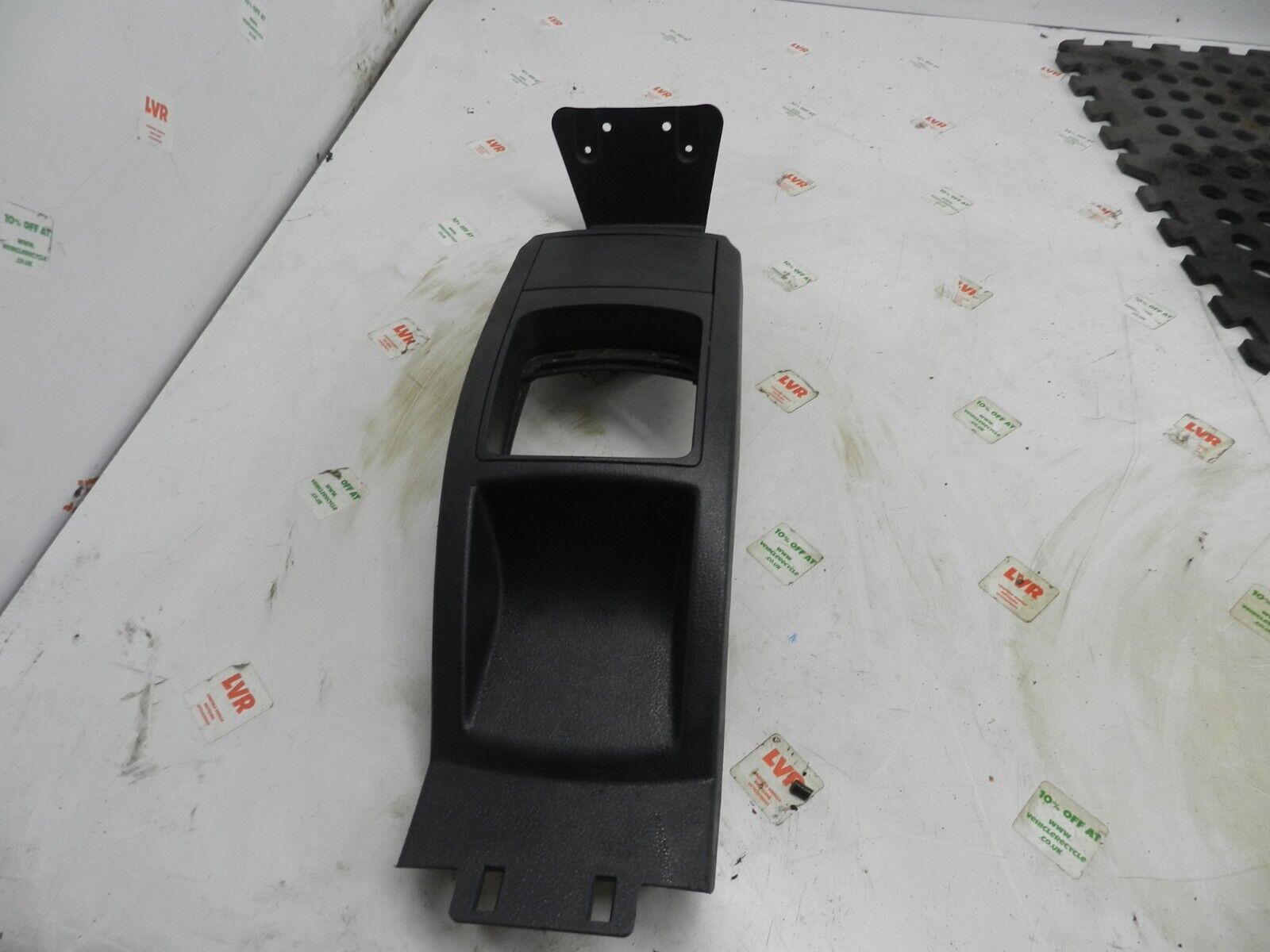 VOLKSWAGEN POLO 9N. CENTER CONSOLE PANEL 6Q2863284A