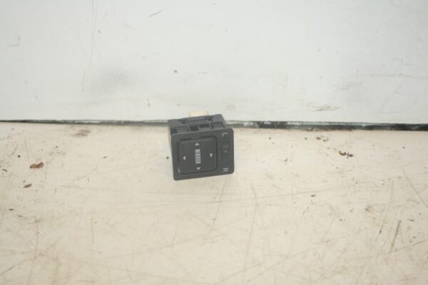 (98) TOYOTA RAV 4 MK1. WING MIRROR CONTROL SWITCH ADJUSTER - Image 3