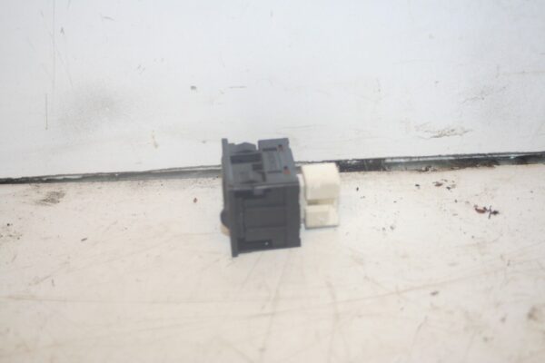 (98) TOYOTA RAV 4 MK1. WING MIRROR CONTROL SWITCH ADJUSTER - Image 4