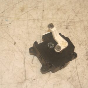 2004 LEXUS IS200. HEATER CONTROL MOTOR FLAP ACTUATOR