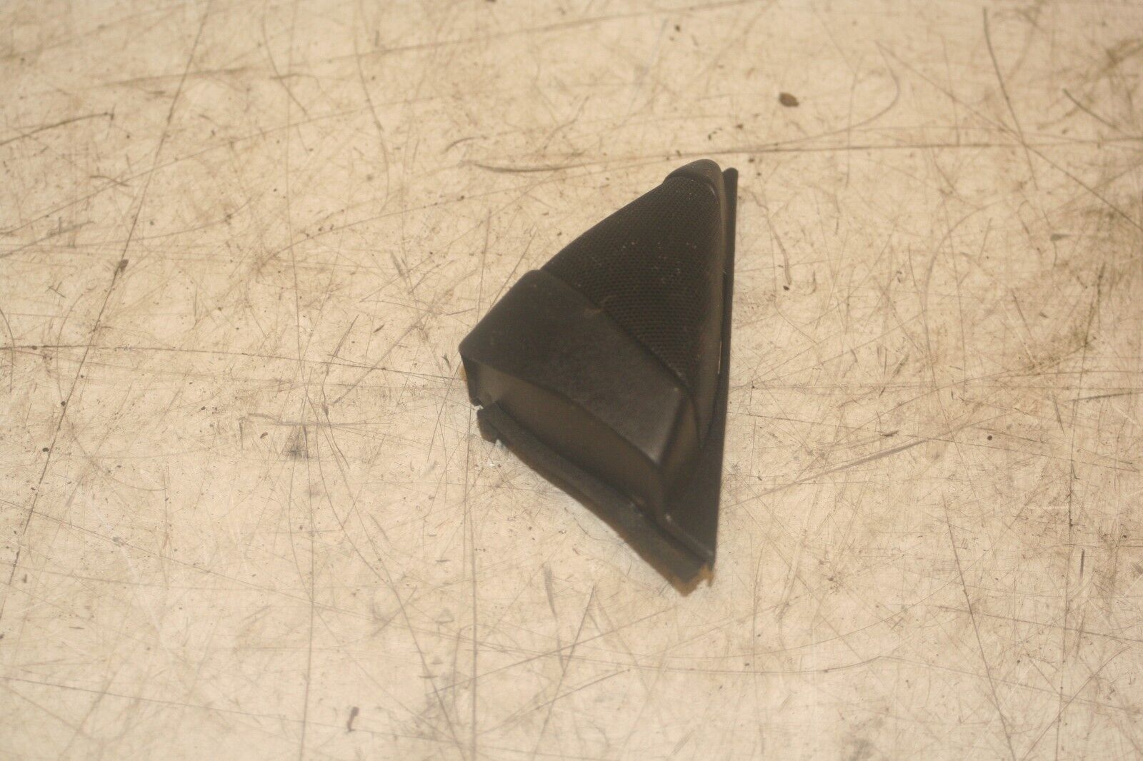 2004 LEXUS IS200. WING MIRROR COVER TRIM - Image 3