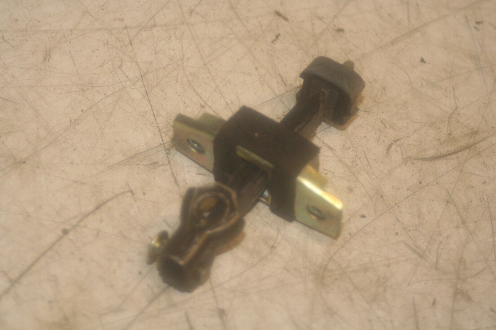 2004 LEXUS IS200. DOOR STAY CHECK STRAP
