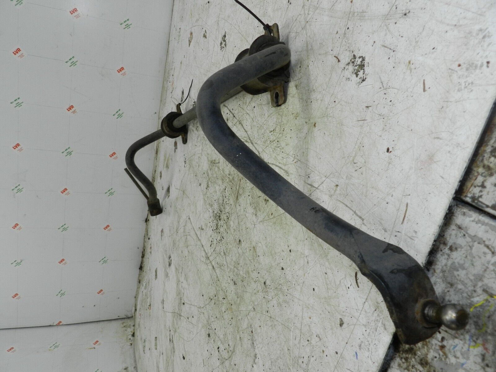 2008 FORD FOCUS CC CONVERTIBLE. FRONT ANTI ROLL BAR