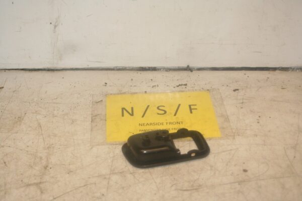 2004 LEXUS IS200. PASSENGER SIDE FRONT DOOR HANDLE SURROUND - Image 3