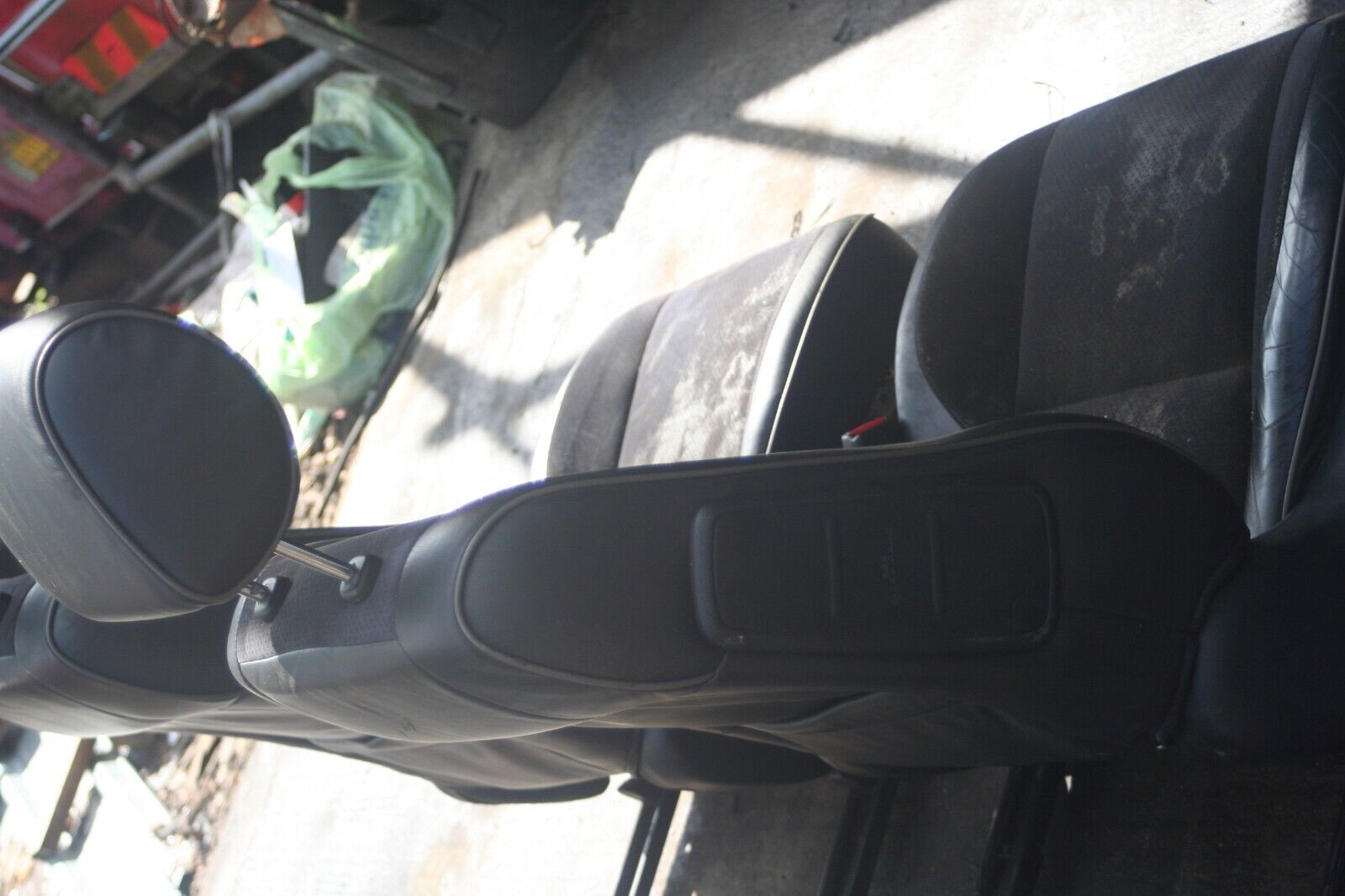 2004 LEXUS IS200. SET OF SEATS HALF LEATHER - Image 7