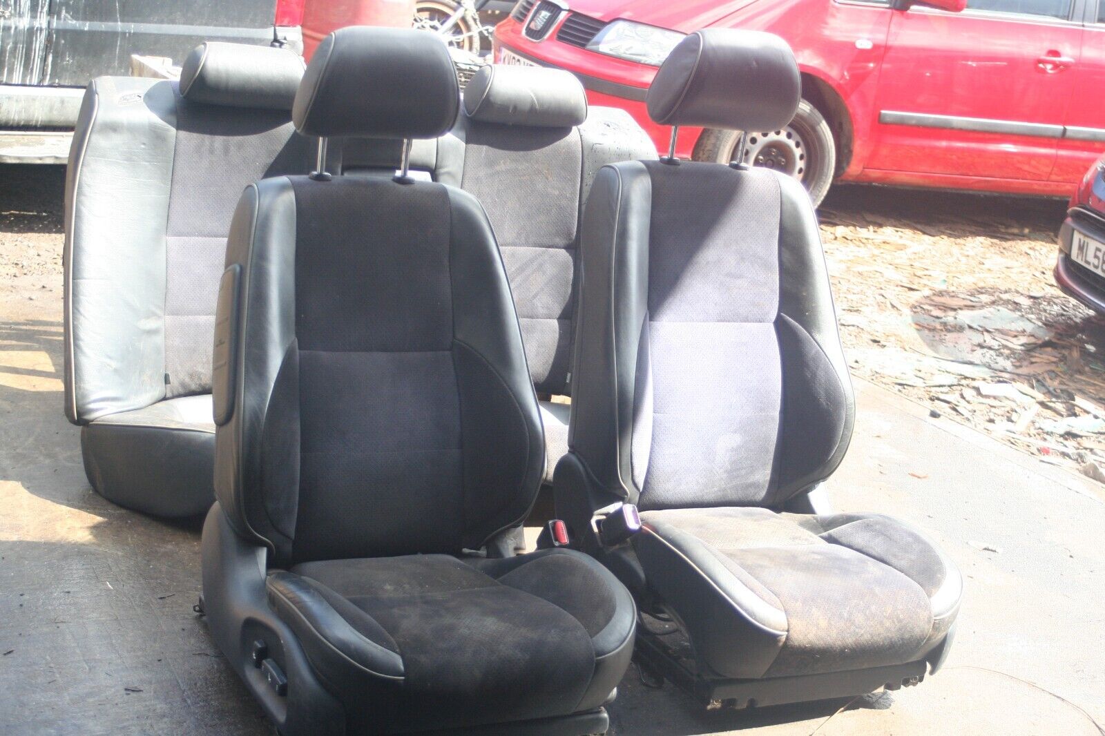 2004 LEXUS IS200. SET OF SEATS HALF LEATHER - Image 8