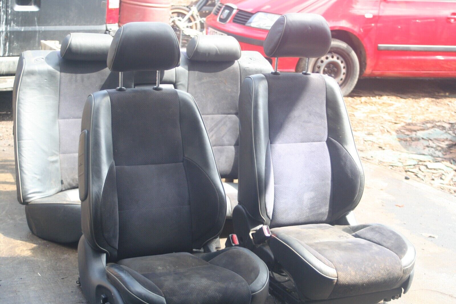 2004 LEXUS IS200. SET OF SEATS HALF LEATHER - Image 11