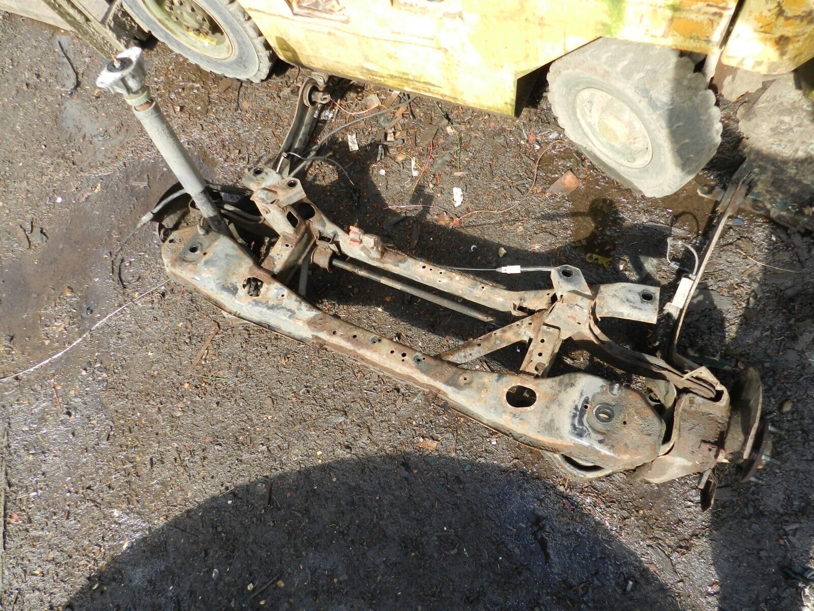 2008 FORD FOCUS CC CONVERTIBLE. REAR AXLE BENT ARM