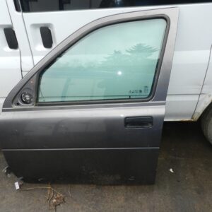 2006 LAND ROVER FREELANDER 1 FACELIFT L314. PASSENGER FRONT DOOR IN BONATTI GREY