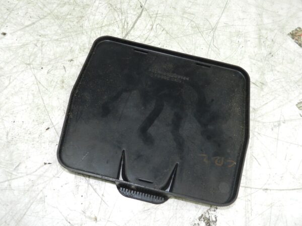 134. 1997-2002 JAGUAR XJ8. STORAGE COVER - Image 2