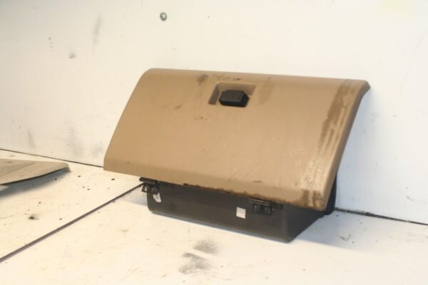 2001 LAND ROVER DISCOVERY 2 TD5. GLOVEBOX HOUSING LID - Image 2