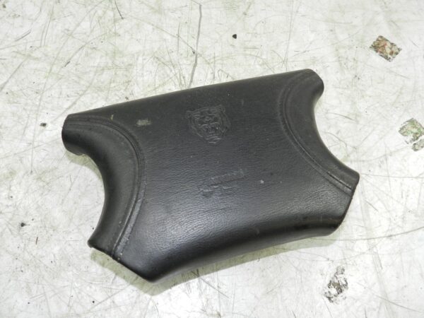 134. 1997-2002 JAGUAR XJ8. STEERING WHEEL AIRBAG
