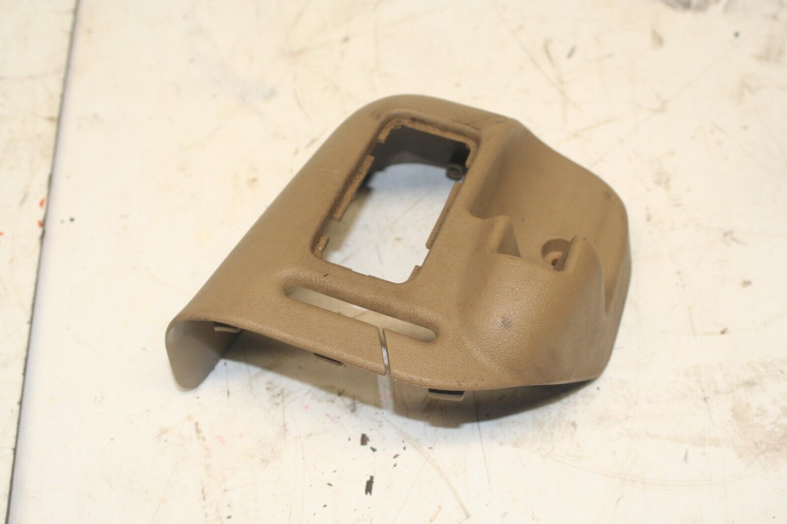 2001 LAND ROVER DISCOVERY 2 TD5. REAR BOOT TRIM AWR4518 RH
