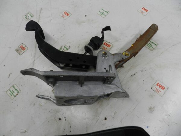 VOLKSWAGEN POLO 9N. BRAKE PEDAL - Image 3