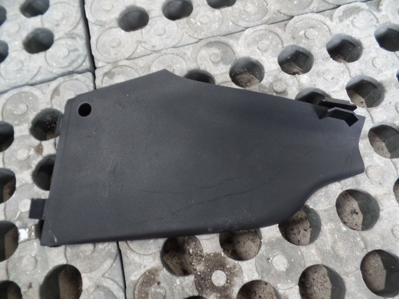 Citroen DS3 2015/16 1.2T Drivers Side O/S Front Tunnel /Trim 9686153077