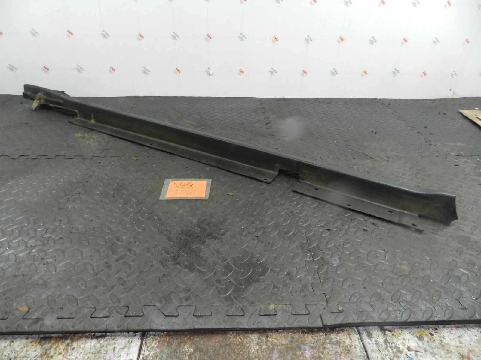 155 1999 LAND ROVER DISCOVERY 2 V8. DRIVER SIDE SKIRT PANEL