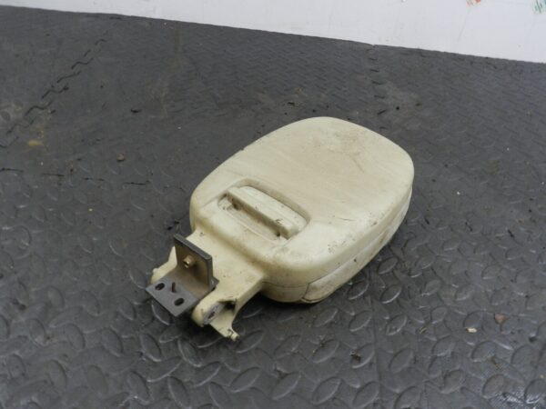 155 1999 LAND ROVER DISCOVERY 2 V8. THIRD 3rd ROW SEAT FOLD DOWN HEAD REST