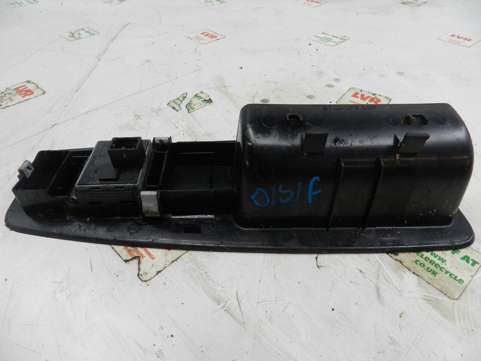 VOLKSWAGEN POLO 9N. DRIVER SIDE WINDOW SWITCH - Image 4