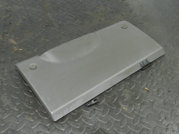 155 1999 LAND ROVER DISCOVERY 2 V8. LOWER DASH BOARD TRIM