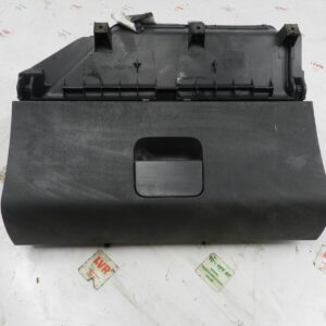 VOLKSWAGEN POLO 9N. GLOVE BOX HOUSING AND LID
