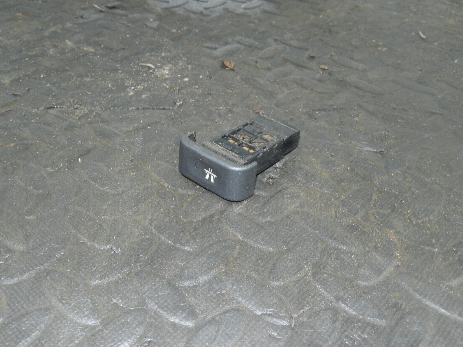 155 1999 LAND ROVER DISCOVERY 2 V8. CRUISE CONTROL SWITCH BUTTON