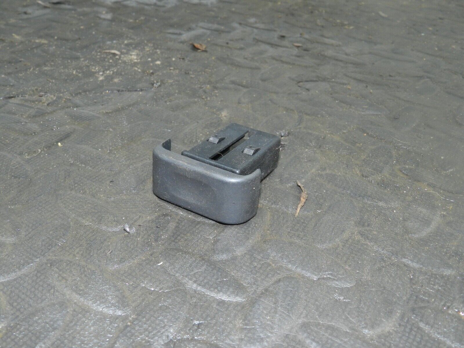 155 1999 LAND ROVER DISCOVERY 2 V8. BLANKING PLATE SWITCH BUTTON