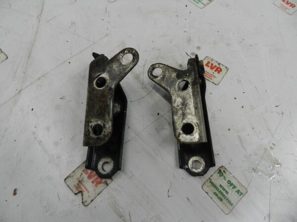 VOLKSWAGEN POLO 9N. BONNET HINGES