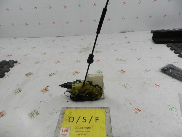 VOLKSWAGEN POLO 9N. DRIVER SIDE FRONT DOOR LOCK MOTOR MECHANISM