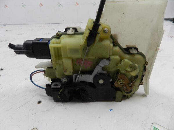 VOLKSWAGEN POLO 9N. DRIVER SIDE FRONT DOOR LOCK MOTOR MECHANISM - Image 2