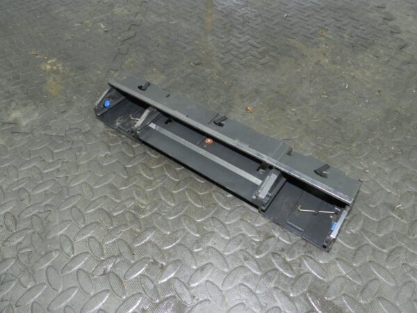 155 1999 LAND ROVER DISCOVERY 2 V8. CENTRE CONSOLE FRAME PANEL - Image 2
