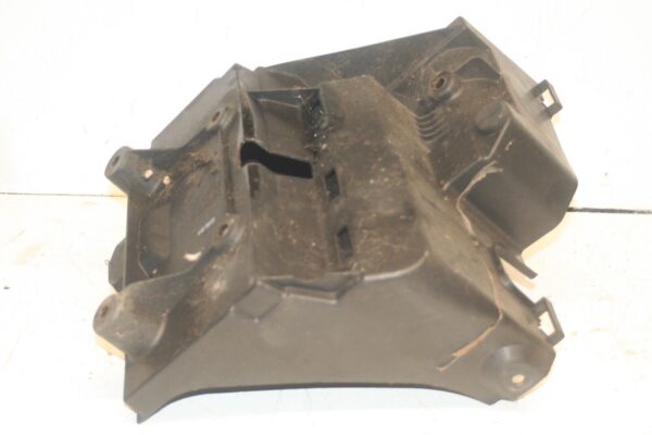 2001 LAND ROVER DISCOVERY 2 TD5. BATTERY TRAY ECU / TOOLS HOUSING - Image 3