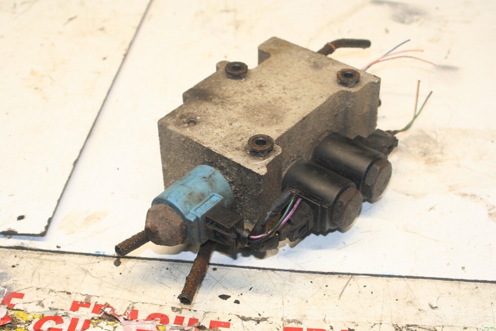 2001 LAND ROVER DISCOVERY 2 TD5. ANTI ROLL VALVE BLOCK ACE