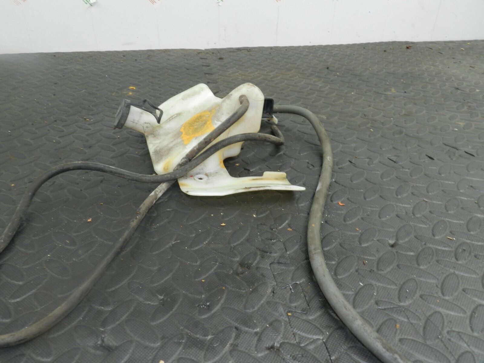 2005 HONDA HORNET CB600FS. COOLANT BOTTLE TANK - Image 3