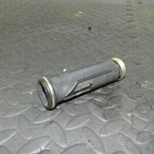 2005 HONDA HORNET CB600FS. HANDLE BAR GRIP