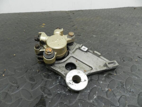 2005 HONDA HORNET CB600FS. REAR BRAKE CALIPER AND MOUNT