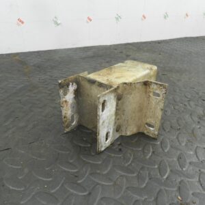 155 1999 LAND ROVER DISCOVERY 2 V8. CHASSIS FRAME MOUNTS CRASH BAR