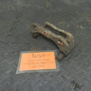 155 1999 LAND ROVER DISCOVERY 2 V8. PASSENGER SIDE FRONT BRAKE CALIPER CARRIER