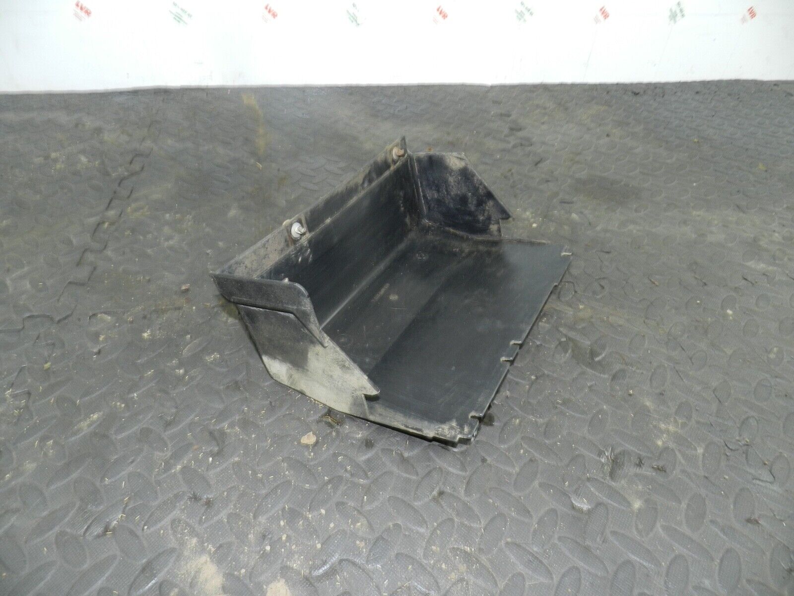 155 1999 LAND ROVER DISCOVERY 2 V8. AIR SUSPENSION PUMP LEVER