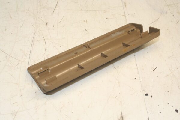 2001 LAND ROVER DISCOVERY 2 TD5. 3RD ROW SEAT PLASTIC TRIM HXP100210 - Image 2
