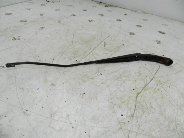 (129) 2005 HONDA JAZZ. PASSENGER SIDE WIPER ARM