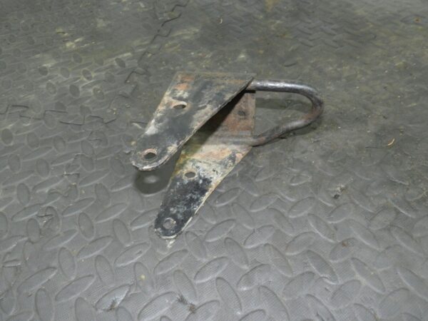 155 1999 LAND ROVER DISCOVERY 2 V8. TOW EYE FRAME BRACKET