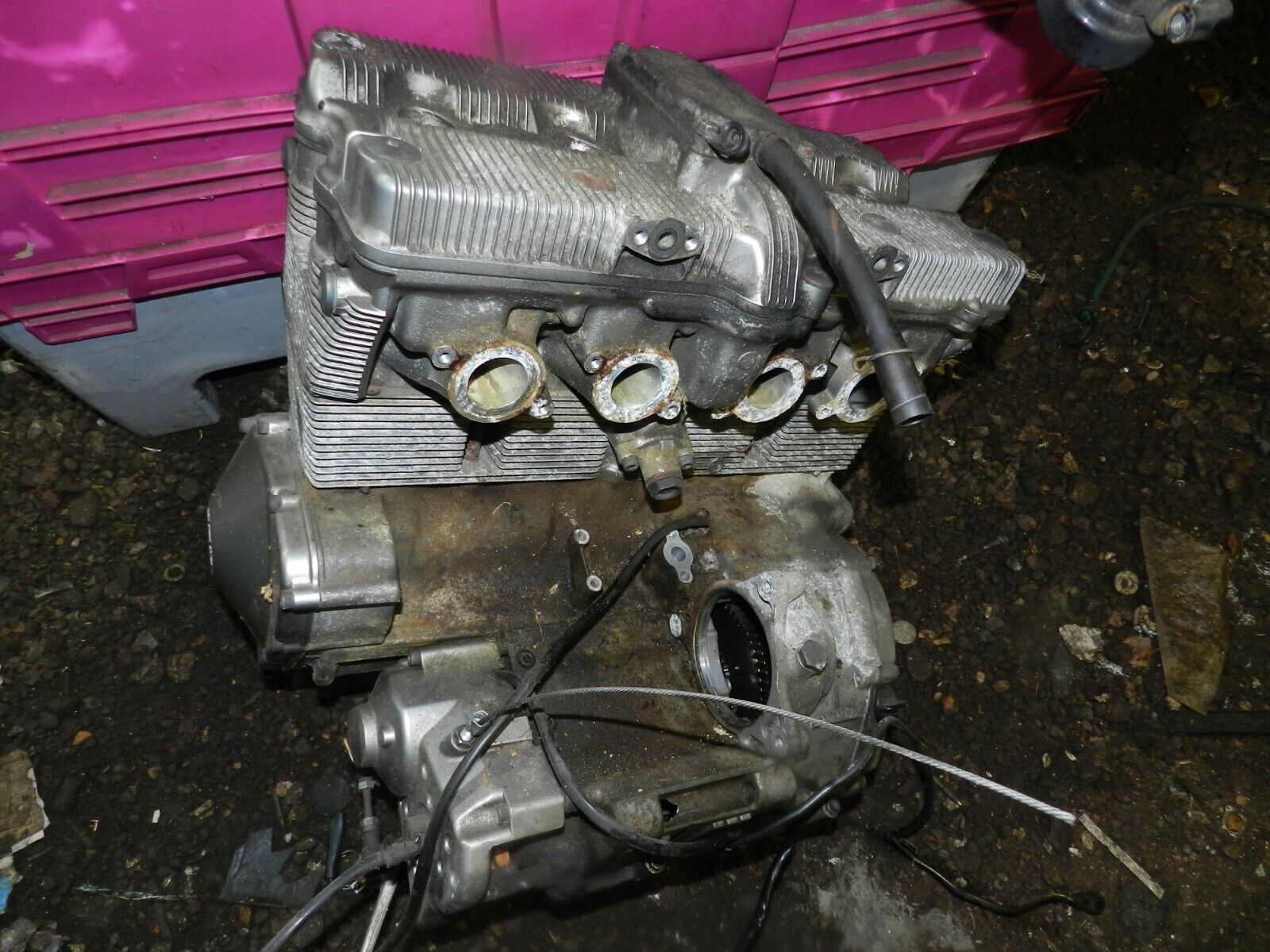 2004 SUSUKI GSXF600. COMPLETE ENGINE MODULE IN GEAR BOX