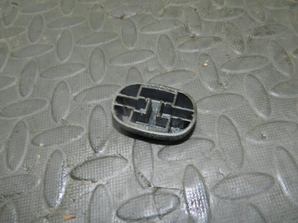 155 1999 LAND ROVER DISCOVERY 2 V8. ELECTRIC SEAT BUTTON