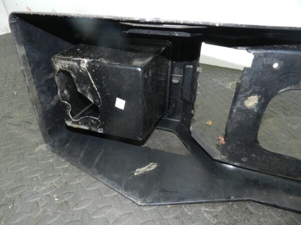 155 1999 LAND ROVER DISCOVERY 2 V8. CENTRE CONSOLE FRAME, HOLE IN STORAGE POCKET - Image 4