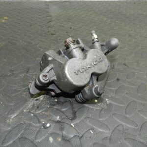 2004 SUSUKI GSXF600. FRONT BRAKE CALIPER