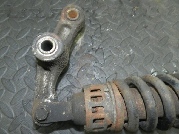 2004 SUSUKI GSXF600. REAR SUSPENSION UNIT - Image 4